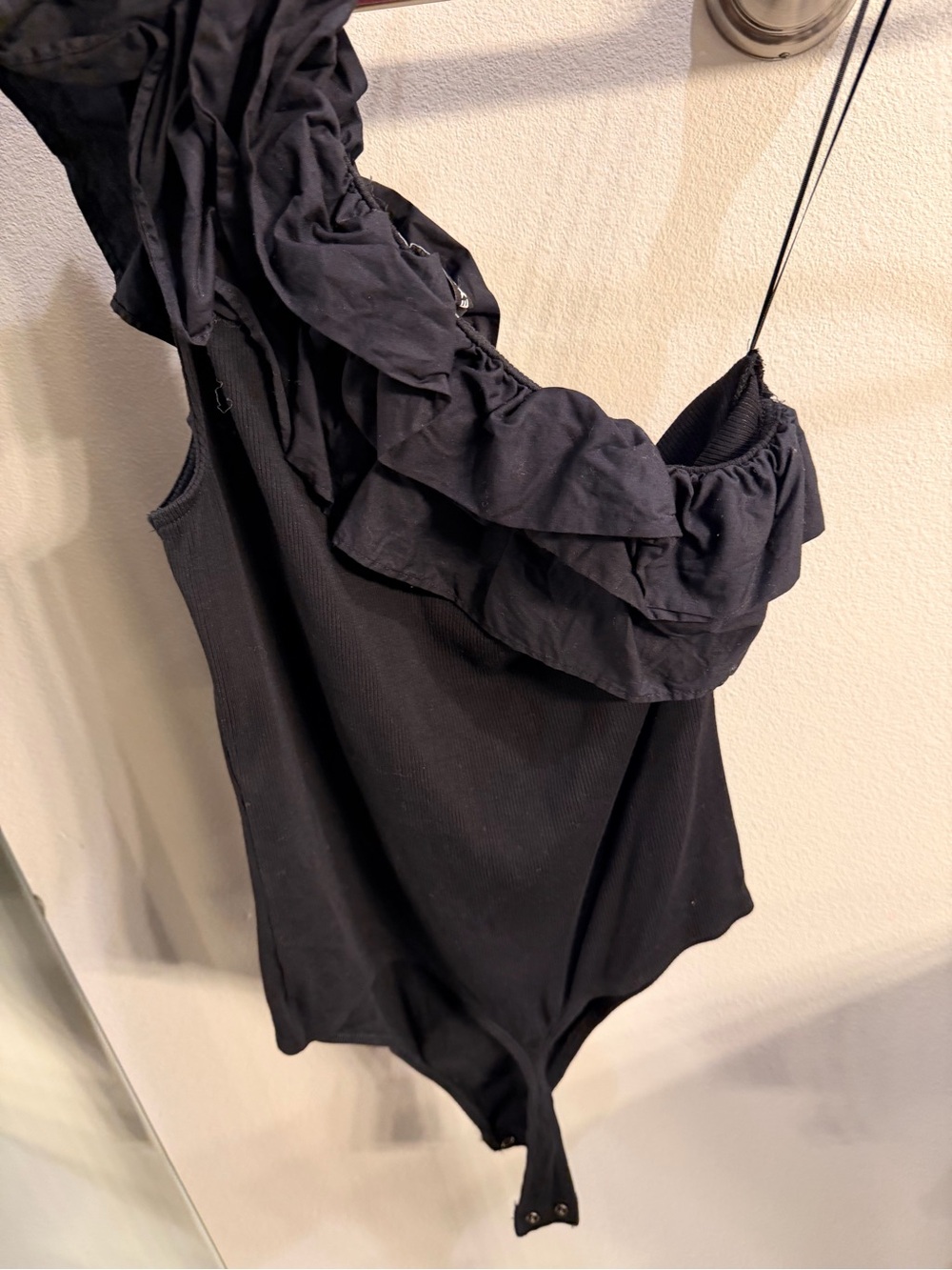 Express Black One-Shoulder Ruffle Bodysuit - Picture 3 of 3